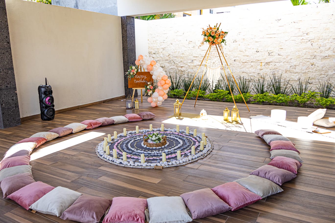 Colocación de cojines para cumpleaños holístico